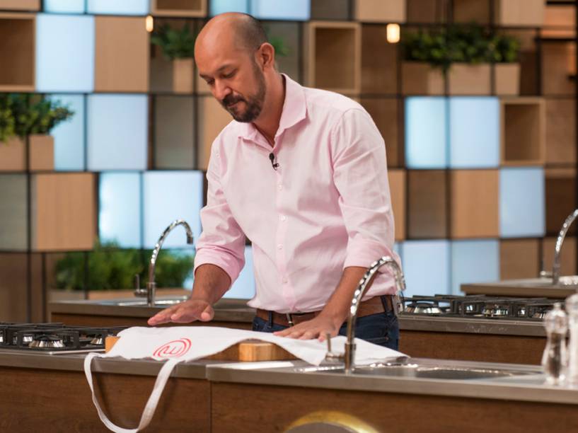 Guilherme abandonou a terceira temporada de MasterChef Brasil por motivos de saúde