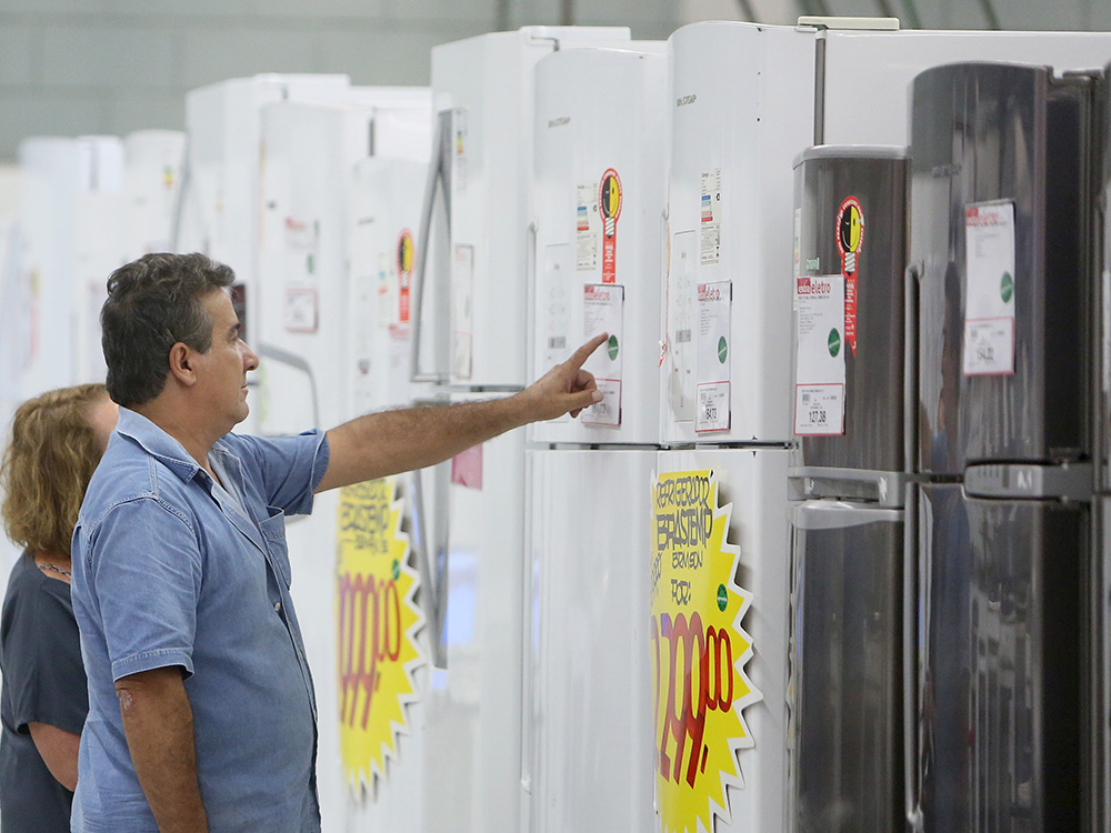 Varejo cresce 1% em julho, maior alta desde a Black Friday, diz IBGE