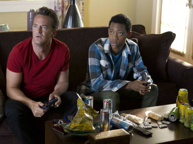 Tyler James Williams e Matthew Perry na série Go On, da emissora americana NBC Tyler James Williams e Matthew Perry na série Go On, da emissora americana NBC