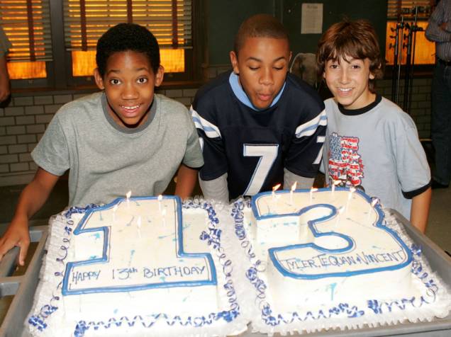 Atores de Todo Mundo Odeia o Chris, Tyler James Williams, Tequan Richmond e Vincent Martella, celebraram juntos e no set os seus 13 anos de idade, em outubro de 2005 Atores de Todo Mundo Odeia o Chris, Tyler James Williams, Tequan Richmond e Vincent Martella, celebraram juntos e no set os seus 13 anos de idade, em outubro de 2005