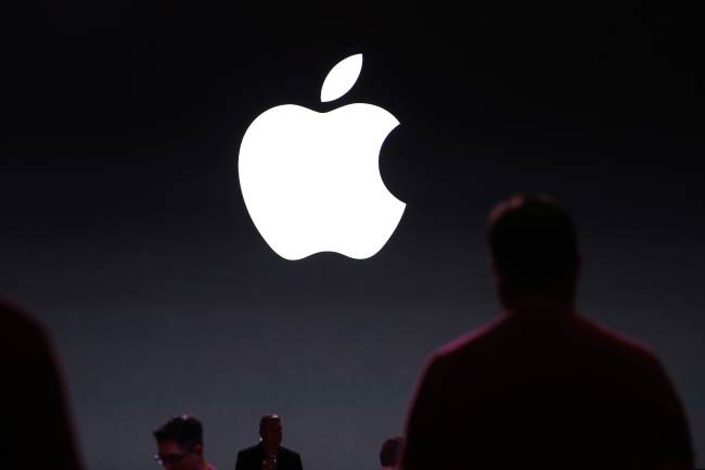 Apple vale 1,3 trilhão Liderança absoluta: pelo quarto ano seguido, Apple lidera a lista. Agora, avaliada em US$ 1,3 trilhão