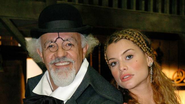 Alinne Moraes e Ney Latorraca na novela 'Bang Bang'