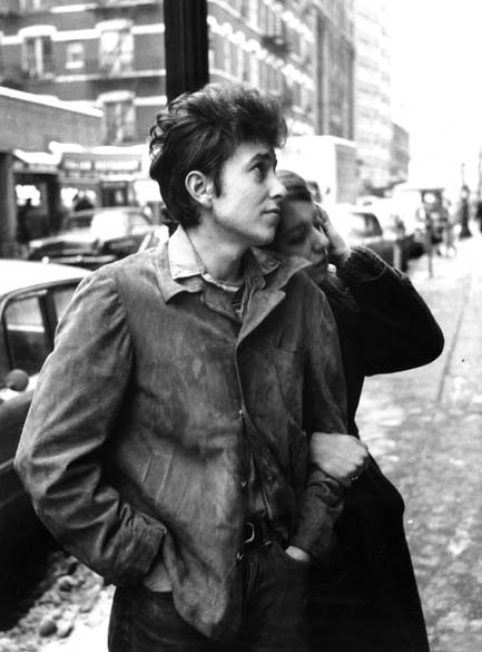 Bob Dylan com a namorada Suze Rotolo na década de 1970 Bob Dylan com a namorada Suze Rotolo na década de 1970