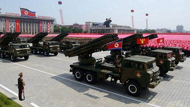 Coreia do Norte celebra anivers&aacute;rio de armist&iacute;cio com desfile militar em Pyongyang