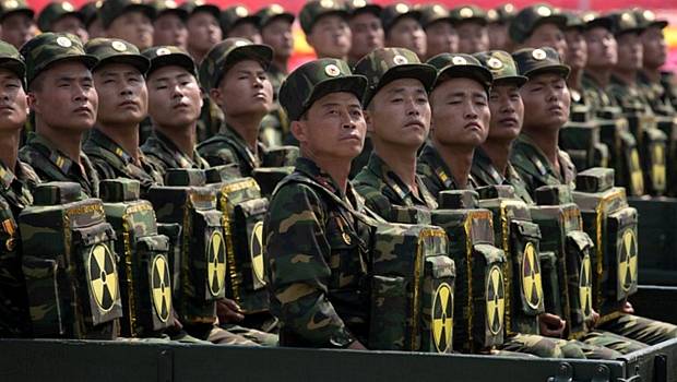 Coreia do Norte celebra anivers&aacute;rio de armist&iacute;cio com desfile militar em Pyongyang