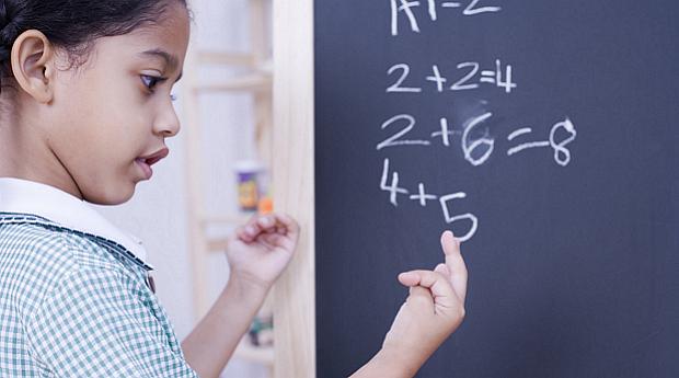 Humanos ainda superam IA em resolver desafios matemáticos avançados