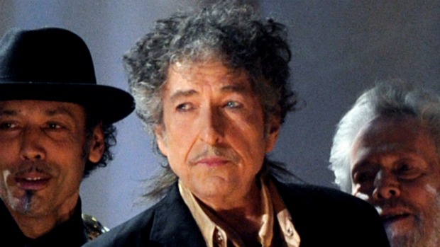 Bob Dylan (centro) Bob Dylan (centro)