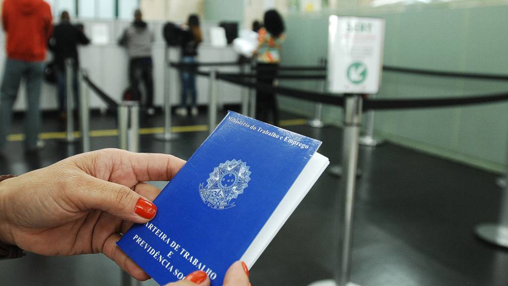 Perdendo força? Taxa de desemprego recorde traz sinais de alerta