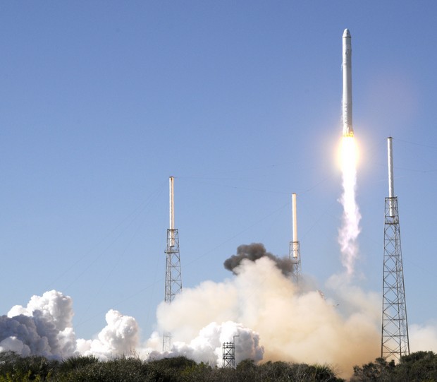 SpaceX fará primeiro lançamento desde explosão do foguete Falcon 9