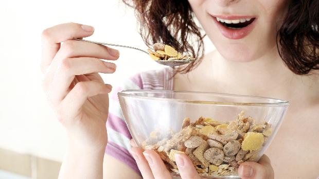 Hábito alimentar: consumo elevado de fibras pode proteger mulher contra o câncer de mama