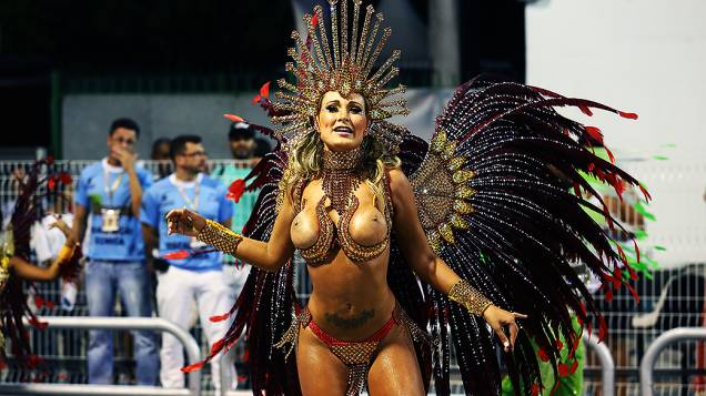 A modelo Andressa Urach, diva de bateria da Leandro de Itaquera A modelo Andressa Urach, diva de bateria da Leandro de Itaquera