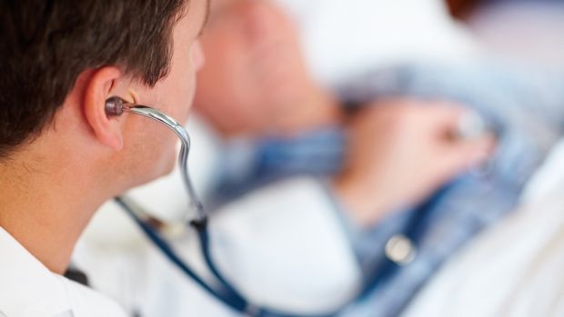 Relação entre médico-paciente: Estudo fornece comprovação científica de que médicos podem, de fato, sentir a dor - e o alívio - de seus pacientes
