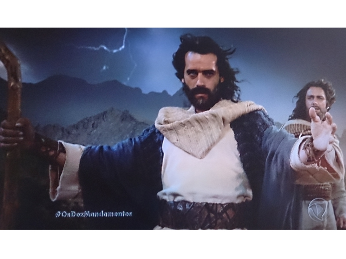 <p>Moisés (Guilherme Winter) invoca a sétima praga em Os Dez Mandamentos</p> <p>Moisés (Guilherme Winter) invoca a sétima praga em Os Dez Mandamentos</p>