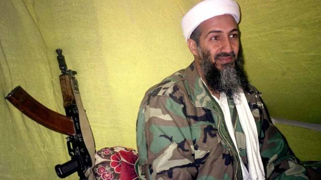 Osama bin Laden em coletiva de imprensa no sul do Afeganist&atilde;o em 1998