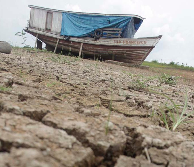 Governo vai gastar R$ 300 milhões em auxílio para pescadores impactados pela seca