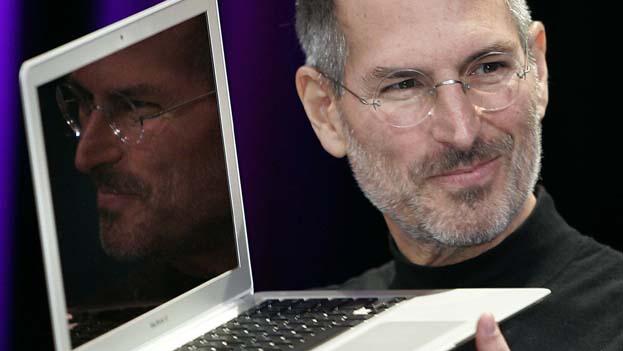Steve Jobs lançou a primeira versão do Macbook Air, o notebook mais fino do mundo, em 2008 Steve Jobs lançou a primeira versão do Macbook Air, o notebook mais fino do mundo, em 2008