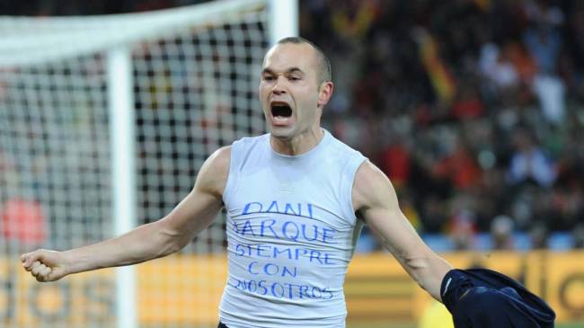 000-dv799188-original.jpeg Iniesta comemora o seu gol durante a partida Holanda e Espanha pela Final da Copa do Mundo da África do Sul 2010