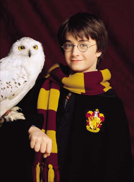 Daniel Radcliffe, intérprete de Harry Potter, foto de divulgação do filme <em>Harry Potter e a Pedra Filosofal</em>, 2001 Daniel Radcliffe, intérprete de Harry Potter, foto de divulgação do filme <em>Harry Potter e a Pedra Filosofal</em>, 2001