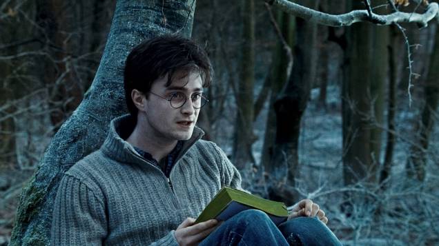 Daniel Radcliffe, intérprete de Harry Potter, em cena de <em>Harry Potter e as Relíquias da Morte</em>, 2010 Daniel Radcliffe, intérprete de Harry Potter, em cena de <em>Harry Potter e as Relíquias da Morte</em>, 2010