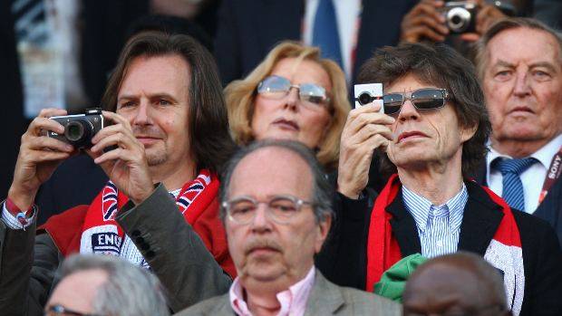 Como surgiu o apelido de ‘pé-frio’ de Mick Jagger na Copa do Mundo