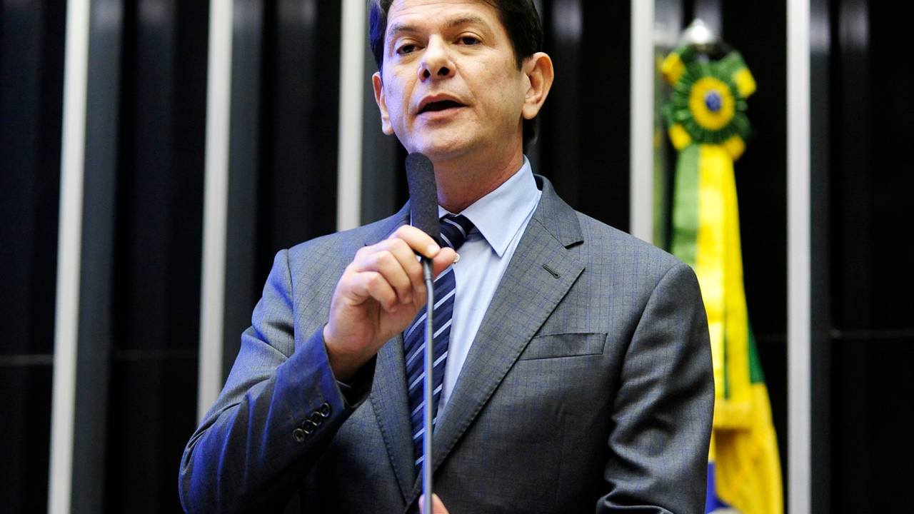 Ministro da Educação Cid Gomes discursa na tribuna da Câmara - 18/03/2015