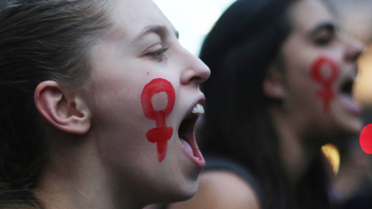 Mulheres realizam o protesto 'Por Todas Elas', contra a cultura do estupro, na Avenida Paulista, em São Paulo (SP) - 01/06/2016