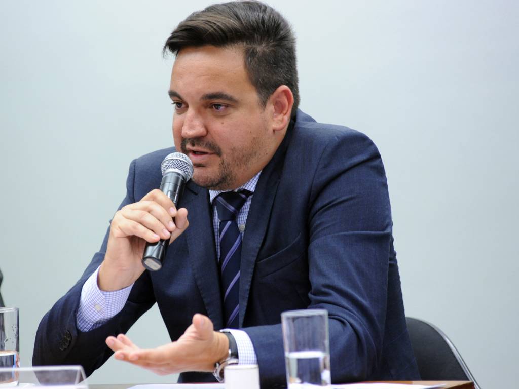 Audiência pública para tomada de depoimento do proprietário da empresa de engenharia Exergia Brasil, Taiguara Rodrigues dos Santos - 15/10/2015