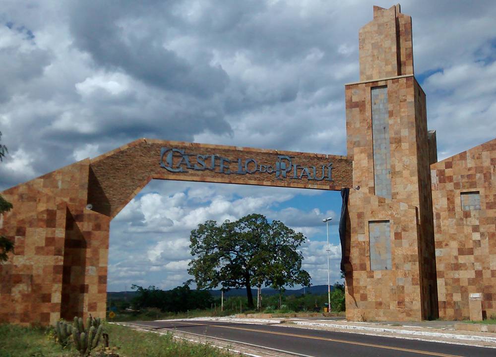 Pórtico de entrada da cidade de Castelo do Piauí