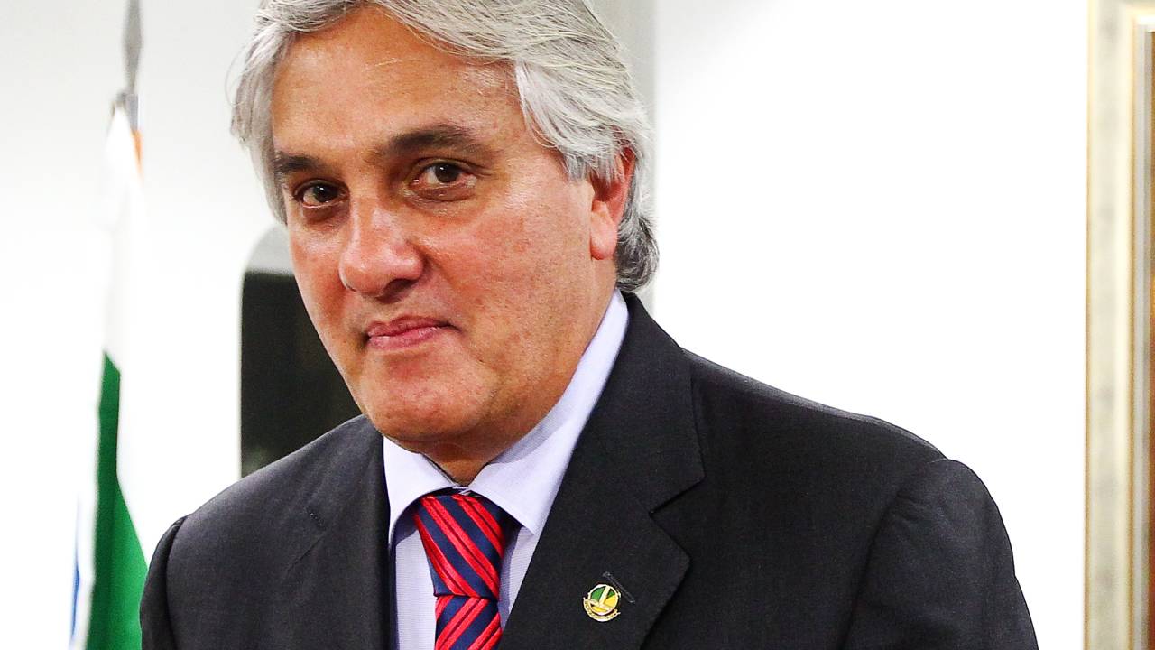 Delcídio Amaral (PT), durante entrevista, em seu gabinete, em Brasília (DF)