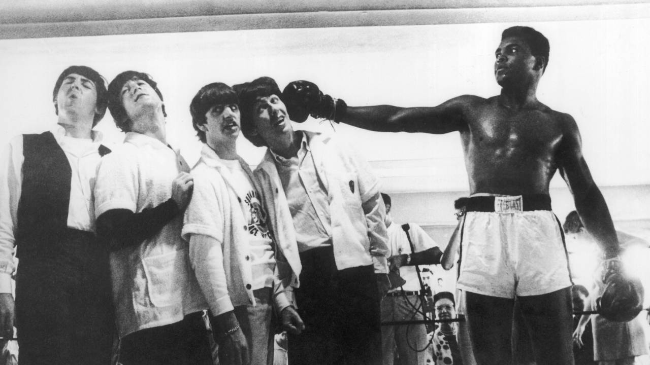 Os Beatles levam 'nocaute' de Muhammad Ali em 1964