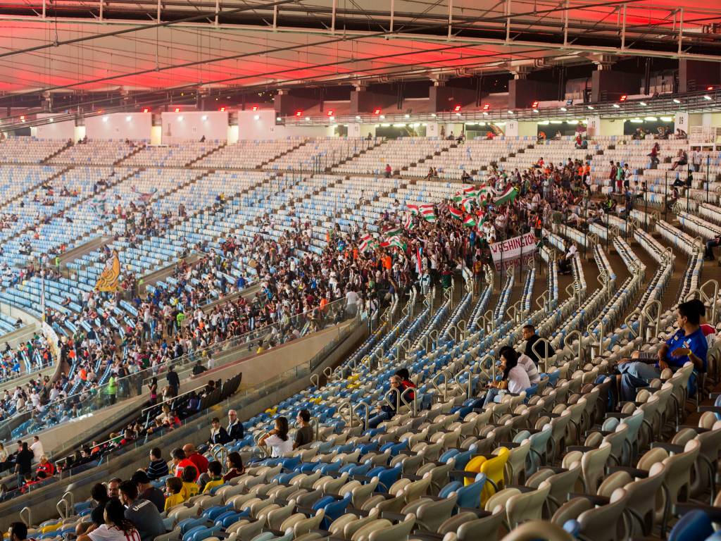 Um ano ap&oacute;s a Copa do Mundo, Est&aacute;dio do Maracan&atilde; recebe cl&aacute;ssico entre Flamengo e Fluminense