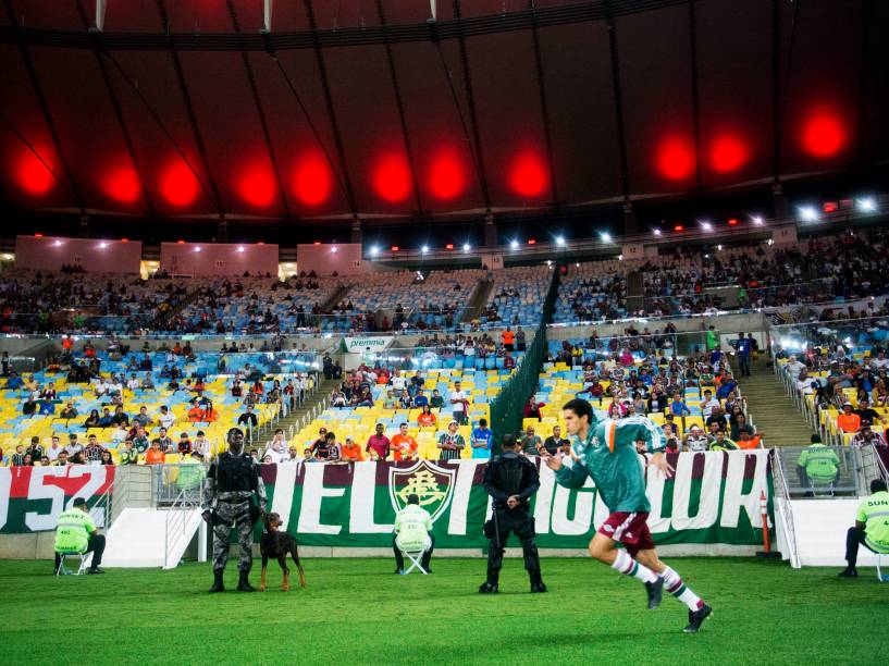 Um ano após a Copa do Mundo, Estádio do Maracanã recebe clássico entre Flamengo e Fluminense Um ano após a Copa do Mundo, Estádio do Maracanã recebe clássico entre Flamengo e Fluminense