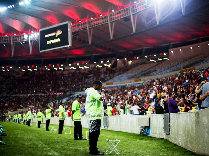 Um ano após a Copa do Mundo, Estádio do Maracanã recebe clássico entre Flamengo e Fluminense Um ano após a Copa do Mundo, Estádio do Maracanã recebe clássico entre Flamengo e Fluminense