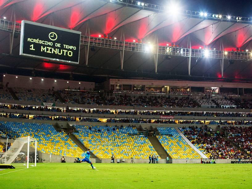 Um ano após a Copa do Mundo, Estádio do Maracanã recebe clássico entre Flamengo e Fluminense Um ano após a Copa do Mundo, Estádio do Maracanã recebe clássico entre Flamengo e Fluminense