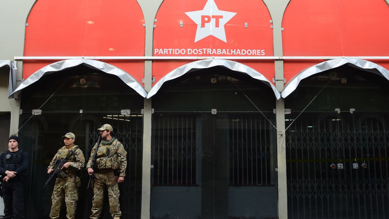 Polícia Federal faz buscas na sede do PT em São Paulo