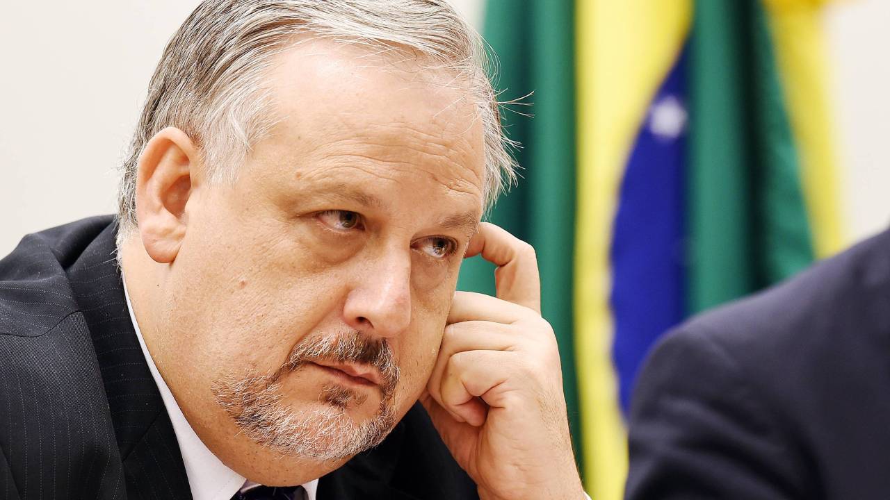 O ministro das Comunicações, Ricardo Berzoini, participa de audiência pública na Comissão de Ciência e Tecnologia da Câmara dos Deputados, em Brasília - 29/04/2015