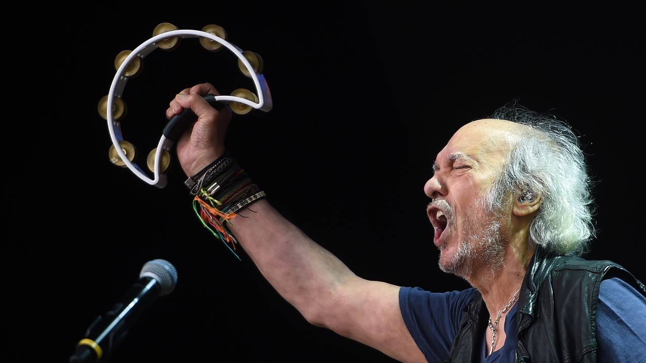 Duas gerações do rock brasileiro, Ultraje a Rigor e Erasmo Carlos, se apresentaram no sexto dia do Rock in Rio, zona oeste do Rio de Janeiro, neste sábado (26)