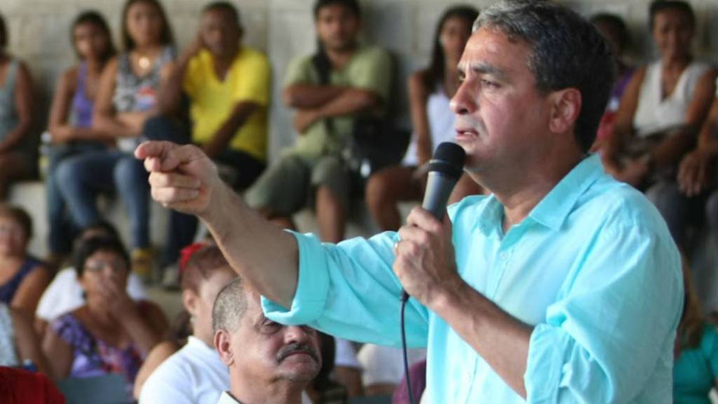 Presidente da Alerj demite assessora citada em relatório do Coaf