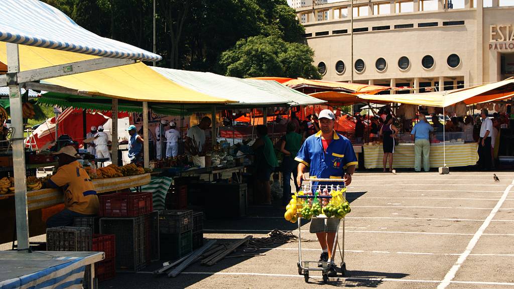 Deonísio da Silva: Só o português tem feira nos dias da semana