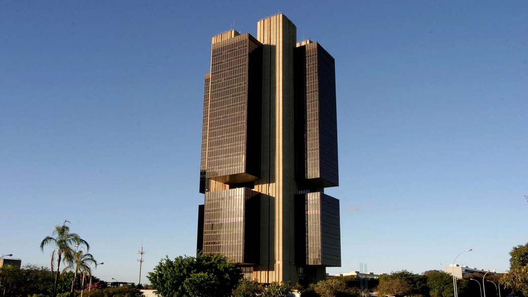 Banco Central reduz Selic para 14,5% ao ano em meio a conflito no Oriente Médio