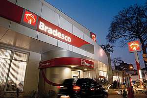 Fachada de uma das agências do banco Bradesco