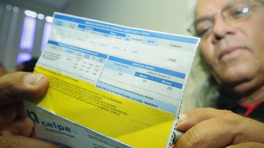 Queda da inflação à vista? Conta de luz pode ficar mais barata em dezembro