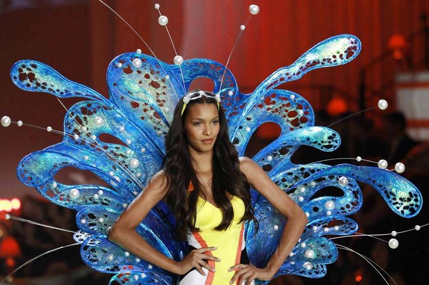 A modelo brasileira Lais Ribeiro, no desfile da Victoria's Secret em Nova York