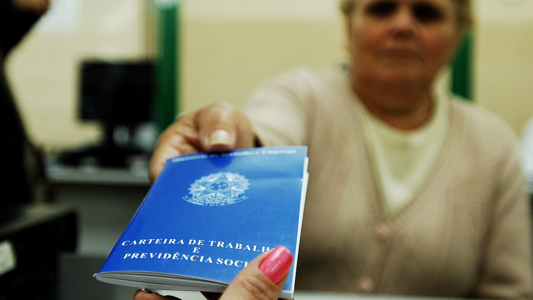 Mudanças nos seguro-desemprego foram anunciadas três dias antes da posse presidencial