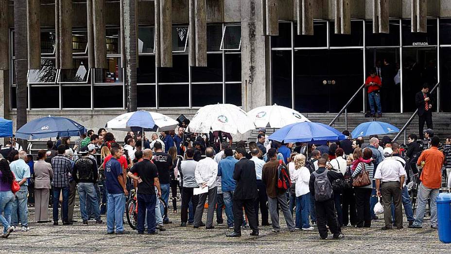 Imprensa no primeiro dia de julgamento no caso Eloá