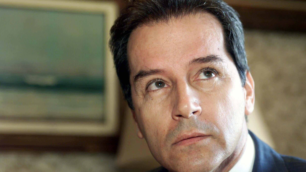 Luiz Estevão, político brasileiro, em sua casa, maio de 2002