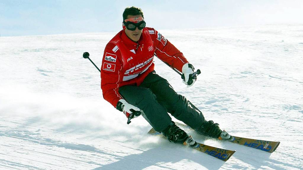 esporte-michael-schumacher-20131229-03-original.jpeg Imagem de arquivo mostra Michael Schumacher esquiando no resort Madonna Di Campiglio, em 16 de janeiro de 2004, na Itália