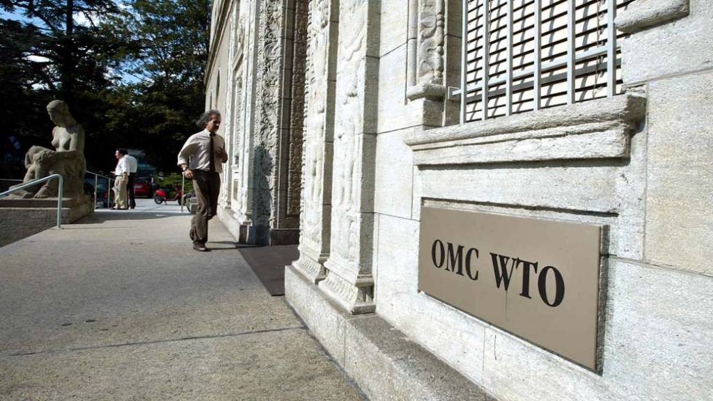 Brasil vai à OMC, critica o tarifaço e faz um alerta