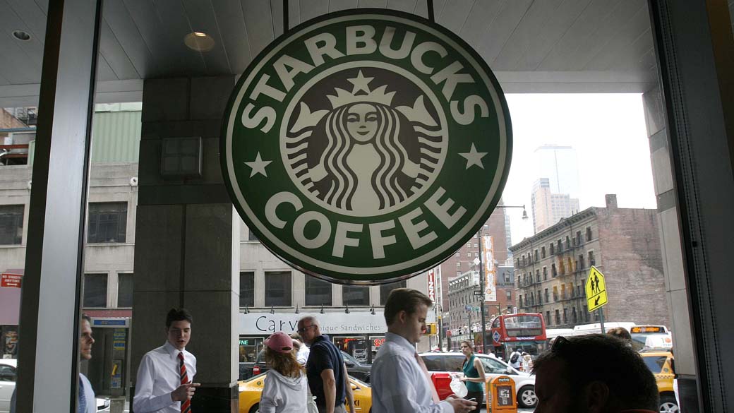 Fachada da loja do Starbucks de Nova York, nos Estados Unidos