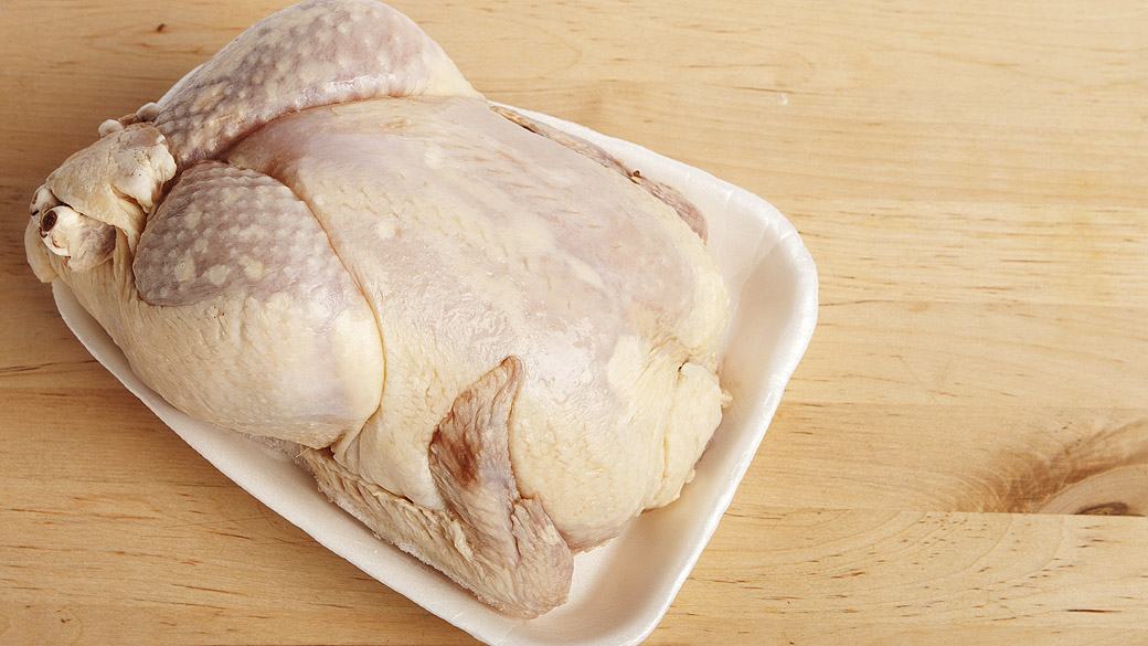 O passo decisivo do Brasil para destravar a exportação de frango e mel à União Europeia